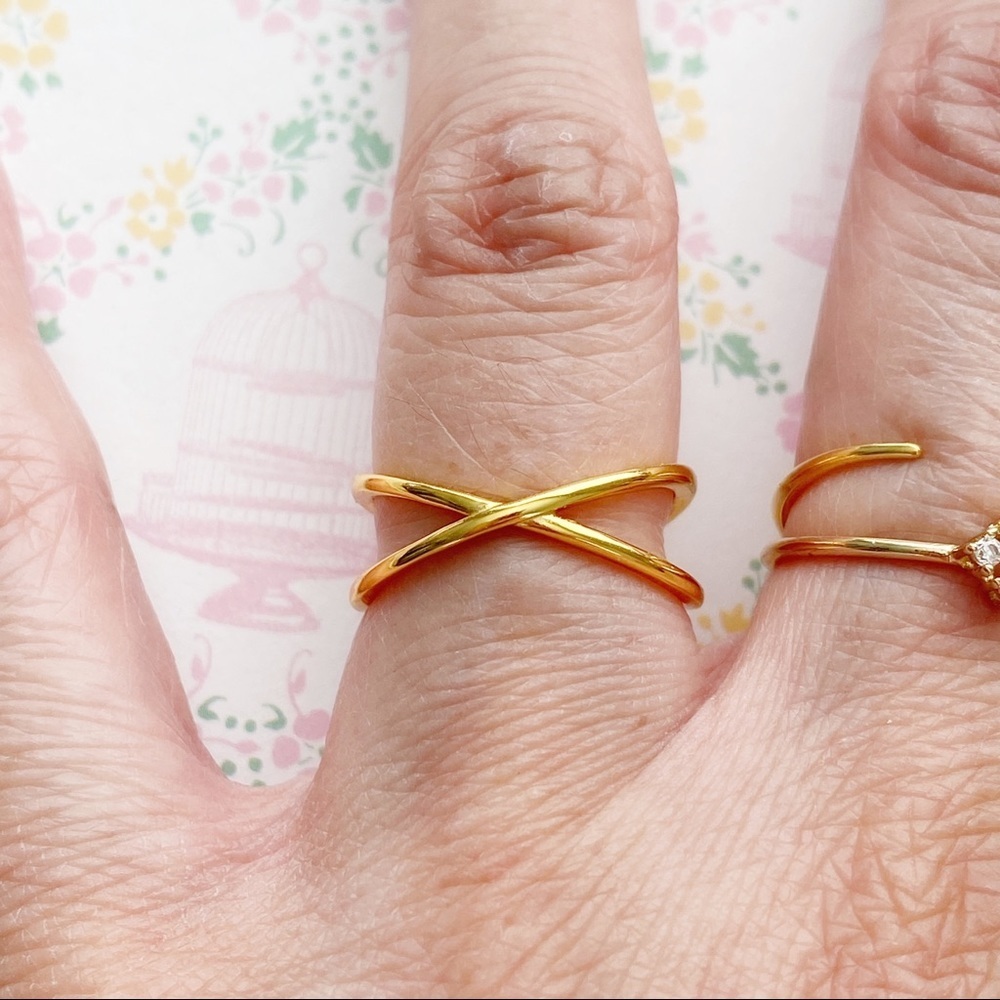Crisscross Feminine Adjustable Gold Tone Ring 925 - Picture 1 of 4